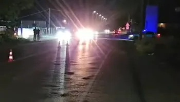 Detaje tronditëse nga aksidenti/ 18-vjeçari po i hapte rrugën autokombajnës kur u godit për vdekje