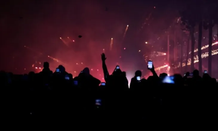 Detaji pikant/ Kanalet franceze ngatërrojnë protestat në Tiranë, me ato në Paris dhe Lion!
