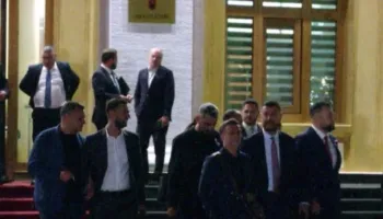 Dha ‘jeshil’ për ‘Territorialen’,  Braçe pas votimin në Kuvend: Jam kundër, do ta sqaroj nesër (VIDEO)
