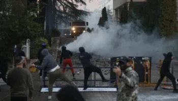 Dhoma e Tregtisë Tiranë: Asnjë përplasje politike nuk justifikon vandalizmin ndaj biznesit