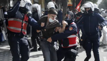 Dhuna brutale/ Ekspertët kërkojnë mbikëqyrjen e sjelljes së Policisë gjatë protestave