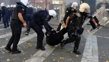 Dhuna ndaj protestuesve/ OSBE: Të hetohet menjëherë përdorimi i forcës nga policia