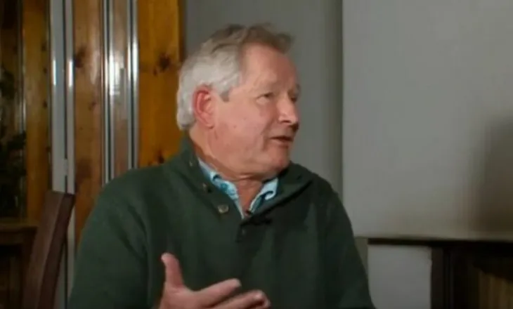 “Dhuna në protesta është joproduktive!”- Historiani Bernd Fischer: Korrupsioni dhe pakënaqësia popullore janë probleme serioze!