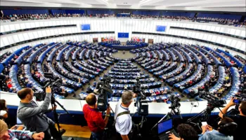 Dhuna në protestë, 12 eurodeputetë i kërkojnë Kaja Kallas në PE hetimin e propocionalitetit të Policisë, mes tyre edhe Beleri!