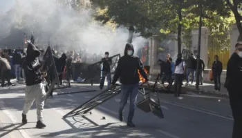 Dhuna në protestën e djeshme, Policia e Shtetit bën bilancin: 55 persona të arrestuar dhe 98 të proceduar penalisht!