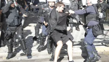 Dhuna në protestën studentore/ Ministria e Shëndetësisë: 6 persona në spital, njëri prej tyre po i nënshtrohet ndërhyrjes kirurgjikale