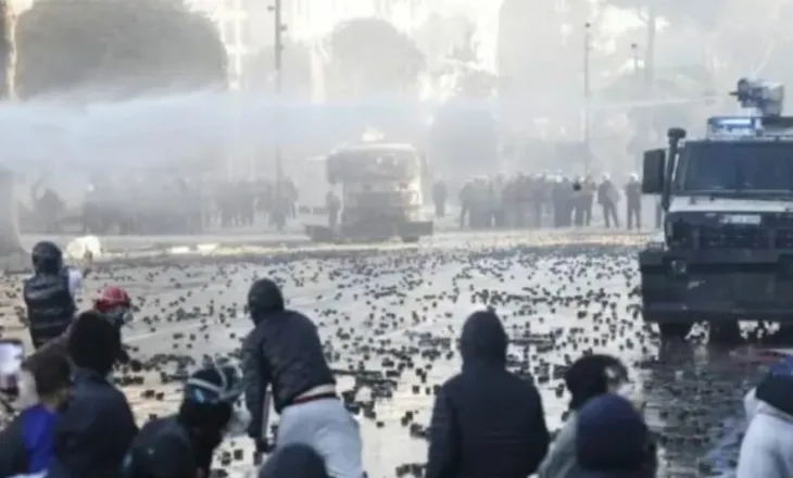 “Dhuna traumatizon të miturit”- Sociologia: Protestat e dhunshme shkaktojnë ankth, stres dhe humbje të besimit