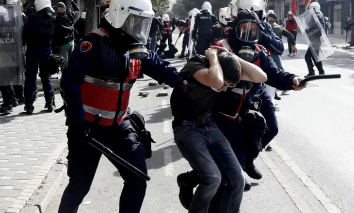 DHUNE NE PROTESTA, 180 PERSONA TE ARRESTUAR