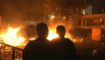 Dhunë, shkatërrim e gaz lotsjellës gjatë protestës, Ministria e Shëndetësisë zbulon bilancin e të dëmtuarve: Policë, gazetarë e kalimtarë nën kujdesin e mjekëve