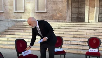 “Dialog”, Rama nxjerr karriget e veçanta te Kryeministria (FOTO – VIDEO)