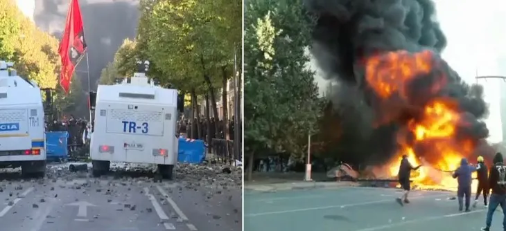 “Digje, digje…!”- Tensionet në protestë, i vihet zjarri edhe stolave dekorativë! Flakët dhe retë e tymit të zi mbulojnë zonën (FOTO)