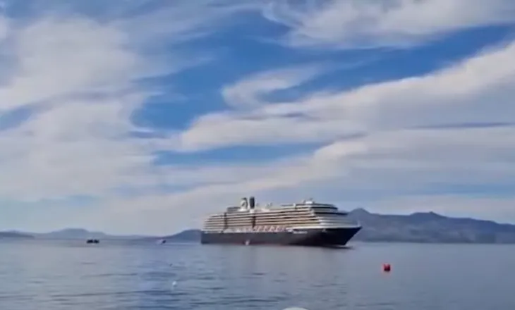 Dimri po vjen, por në Sarandë vijon sezoni, 1900 turistë zbresin nga kroçera “Oosterdam”! Ja 6 destinacionet shqiptare që do vizitojnë (VIDEO)