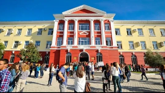 Diplomat me pagesë në universitete, temat e diplomës shiten online deri në 400 euro, pedagogët ngrenë alarmin për plagjiaturën!