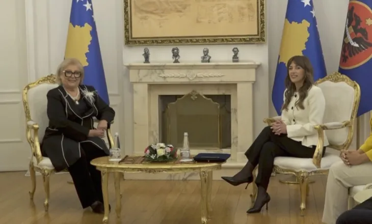 Disa orë pas votimit, Justina Shiroka-Pula mer zyrtarisht detyrën e Presidentes! Dorëzohet stafeta nga Haxhiu