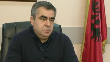 “Distancohuni nga aktet e dhunës”- Ministri Gonxhja për protestën: Asnjë barrikadë nuk mund ta ndalë rrugën europiane të Shqipërisë!