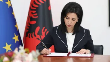 “Distancohuni nga dhuna, po përdoren minorenët!”, Evis Kushi thirrje studentëve dhe prindërve