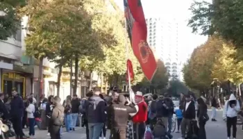 Dita e 16-të e protestës, pas marshimit nëpër Tiranë studentët rikthehen te Ministria e Arsimit!