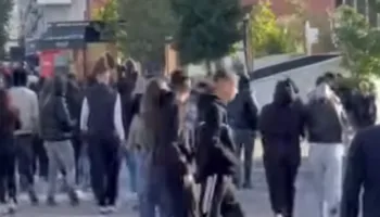 Dita e dytë e protestës në Elbasan e Shkodër, të rinjtë fillojnë trazirat, djegin koshat e mbeturinave