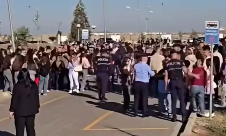 Dita e parë e Universitetit, studentët e “Aleksandër Moisiu-t” në Durrës presin Ramën me protesta