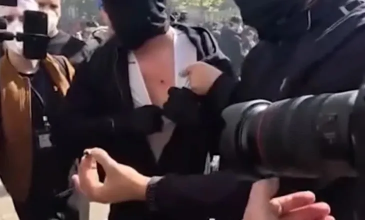 Dita e pestë, protestuesit pretendojnë për goditje me plumba gome, Policia: Janë shpërqendrues!