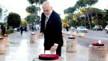 Dite e re, skenar i ri! Rama nxjerr guret dhe kercenon: Dialog ose burg