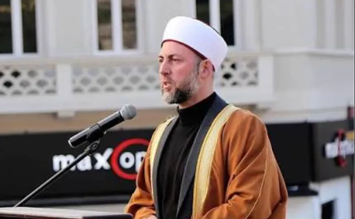 Do mbaheni mend si kryeministri më i urryer”, Imami Ervin Qylafku-Ramës: Jepni dorëheqjen tani