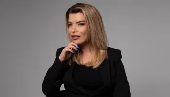 Donika Dabishevci: Asnjëherë nuk u jam përshtatë pritjeve  të të tjerëve. Nuk jam kurthu brenda asnjëlloj autocensure!