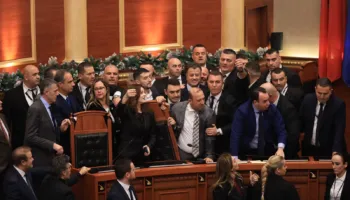 “Dorëheqja e Ramës dhe dhuna në protestë”, PD kërkon seancë urgjente në Kuvend