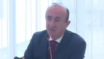 Drejtuesi i lartë i PS donte të fuste djalin në punë, Dash Sula nxjerr SMS që i ka dërguar Rama: Po mos i dëgjo fare këto mor burrë… (VIDEO)