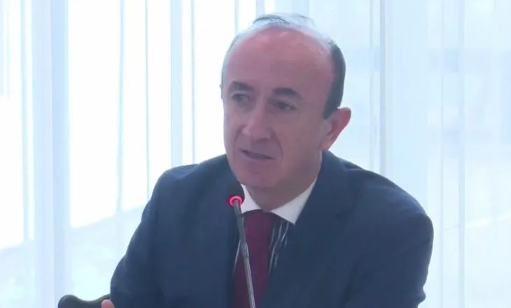 Drejtuesi i lartë i PS donte të fuste djalin në punë, Dash Sula nxjerr SMS që i ka dërguar Rama: Po mos i dëgjo fare këto mor burrë… (VIDEO)