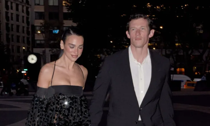 Dua Lipa dhe Callum Turner shfaqen së bashku në një mbrëmje gala në New York
