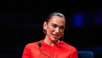 Dua Lipa mahnit në Londër me dy paraqitje dhe një trend të ri bukurie
