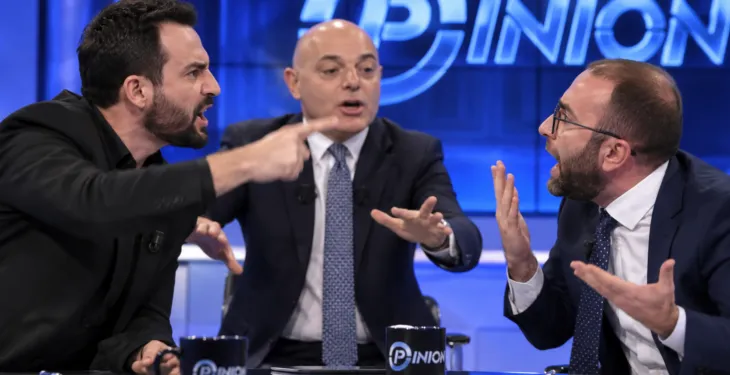 “Duan të mbajnë b*thën në karrige”, Lapaj sherr me Bardhin: Pusho, se ti je maskara