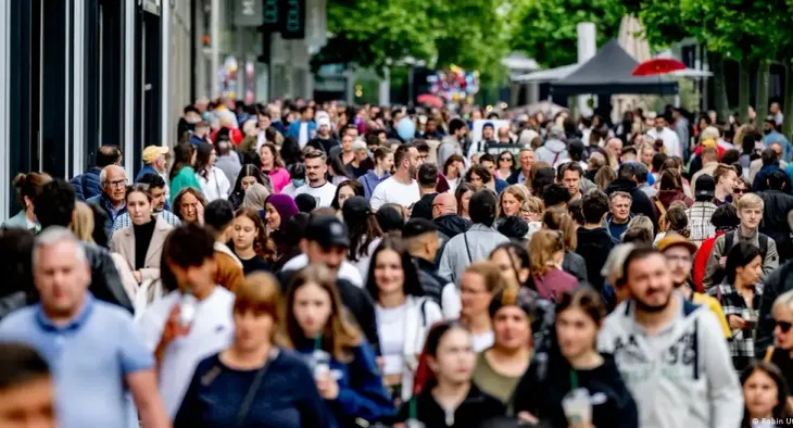 DW/ Gjermania: Pse Lindja vazhdon të jetë ndryshe?