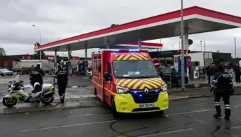 Dyshohet për sulm terrorist, një i vrarë dhe 5 të plagosur në Paris