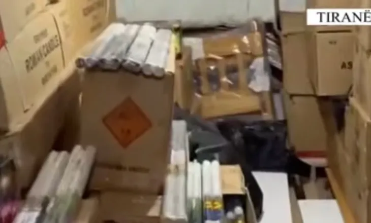Dyshohet se ua shiste protestuesve të maskuar, zbulohet magazina me lëndë piroteknike te “Tregu Çam”! Në pranga 51-vjeçari, Policia ndan detajet (VIDEO)