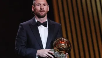 E bujshme/ Leo Messi rikthehet në ceremoninë e “Topit të Artë”, argjentinasi pritet t’ia dorëzojë trofeun fituesit të ri