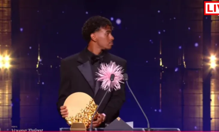 Ecën ceremonia e Topit të Artë, ndarja e Çmimëve nis me Young Talent, është Jamal