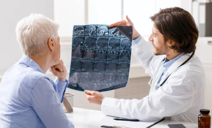 Ekspertja ngre alarmin: Alzheimeri duhet trajtuar si kanceri, barnat e reja mund të ndryshojnë gjithçka