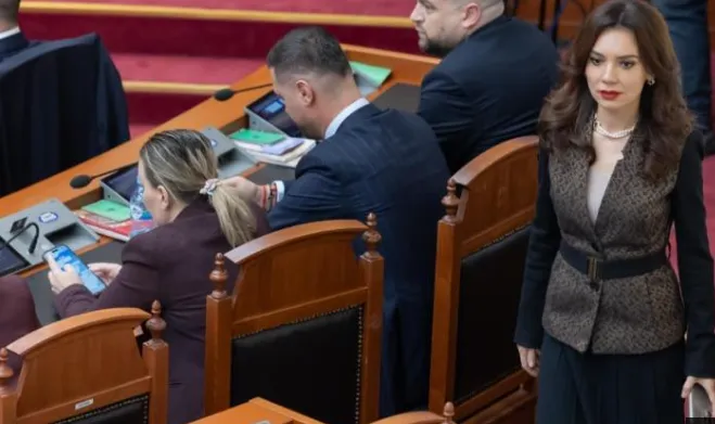 Elisa Spiropali i përgjigjet Gazment Bardhit, por mesazhi ishte për kryeministrin