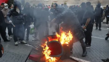 EMRAT – Protestat e të dielës, policia arreston 9 persona, mes tyre edhe një shetas gjerman…