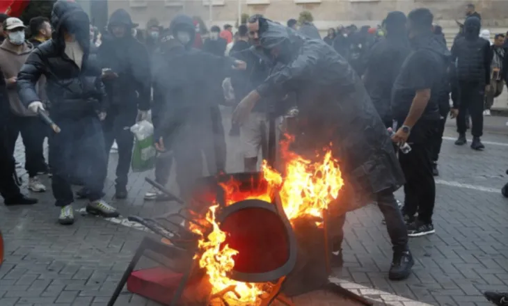 EMRAT – Protestat e të dielës, policia arreston 9 persona, mes tyre edhe një shetas gjerman…