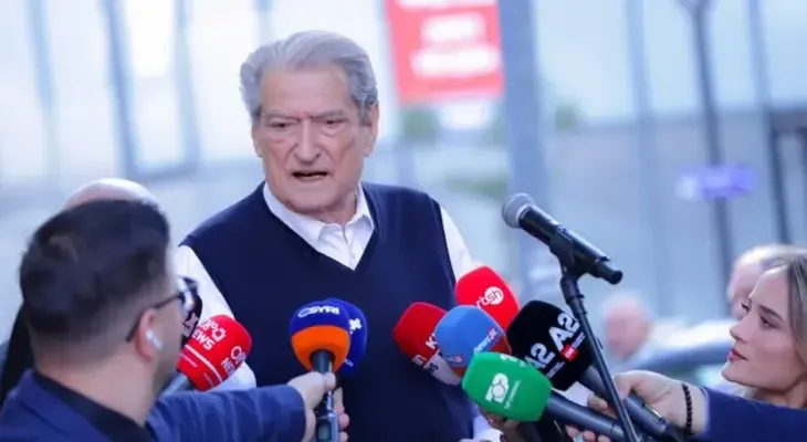 Ergys Agasi dhe Vlora Hyseni kanë nisur të flasin se Rama i ka shitur! Qëllimi i ndryshimeve ligjore janë telefonat e Ramës, Lindës, Olsit…