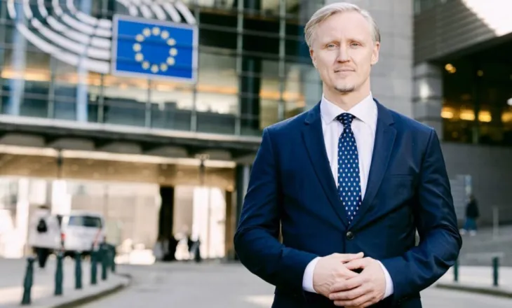 Eurodeputeti-Ramës: Në Bruksel flet për BE-në, në Shqipëri përdor dhunën ndaj të rinjve