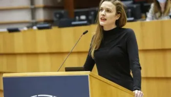 Eurodeputetja Reintke: Pengesë për BE-në, korrupsioni, jo protestat
