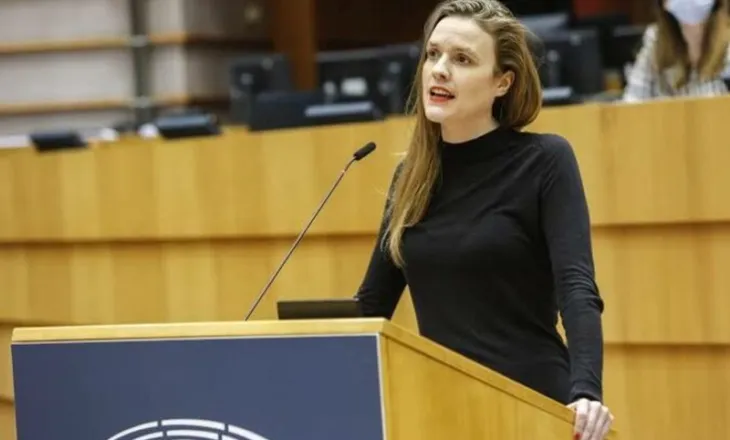 Eurodeputetja Reintke: Pengesë për BE-në, korrupsioni, jo protestat
