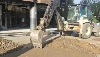 Fadromat heqin gurët e trotuareve, masa shtesë për tubimin e sotëm
