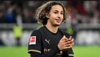 Fenomeni 17-vjeçar që po sjell një revolucion në Bundesligë, Bayern Munich gati ta “rrëmbejë”