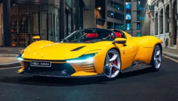 Ferrari Daytona SP3 mund të arrijë deri në 13 milionë dollarë në ankandin e Londrës