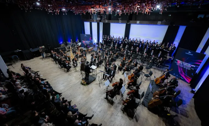 Filarmonia e Kosovës shkëlqen në koncertin madhështor, në prag të prezantimit në Krakovë